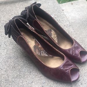 Kenzie wedge peep toe shoes